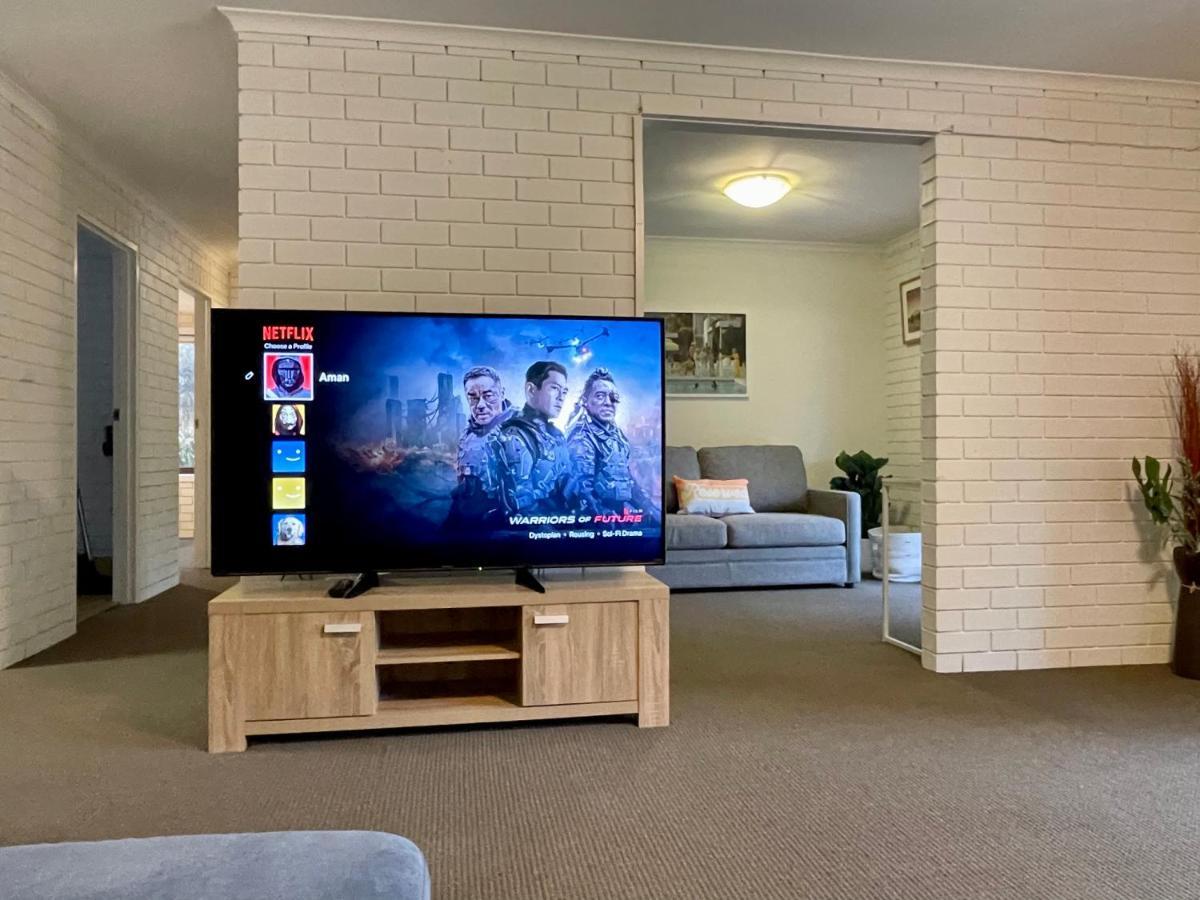 “Riverbank Retreat” Central Unit On The River Wagga Wagga Buitenkant foto